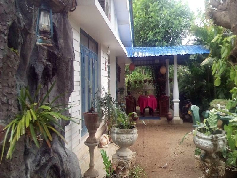 Rock Cascade Tourist Home & Cookery School Polonnaruwa Buitenkant foto